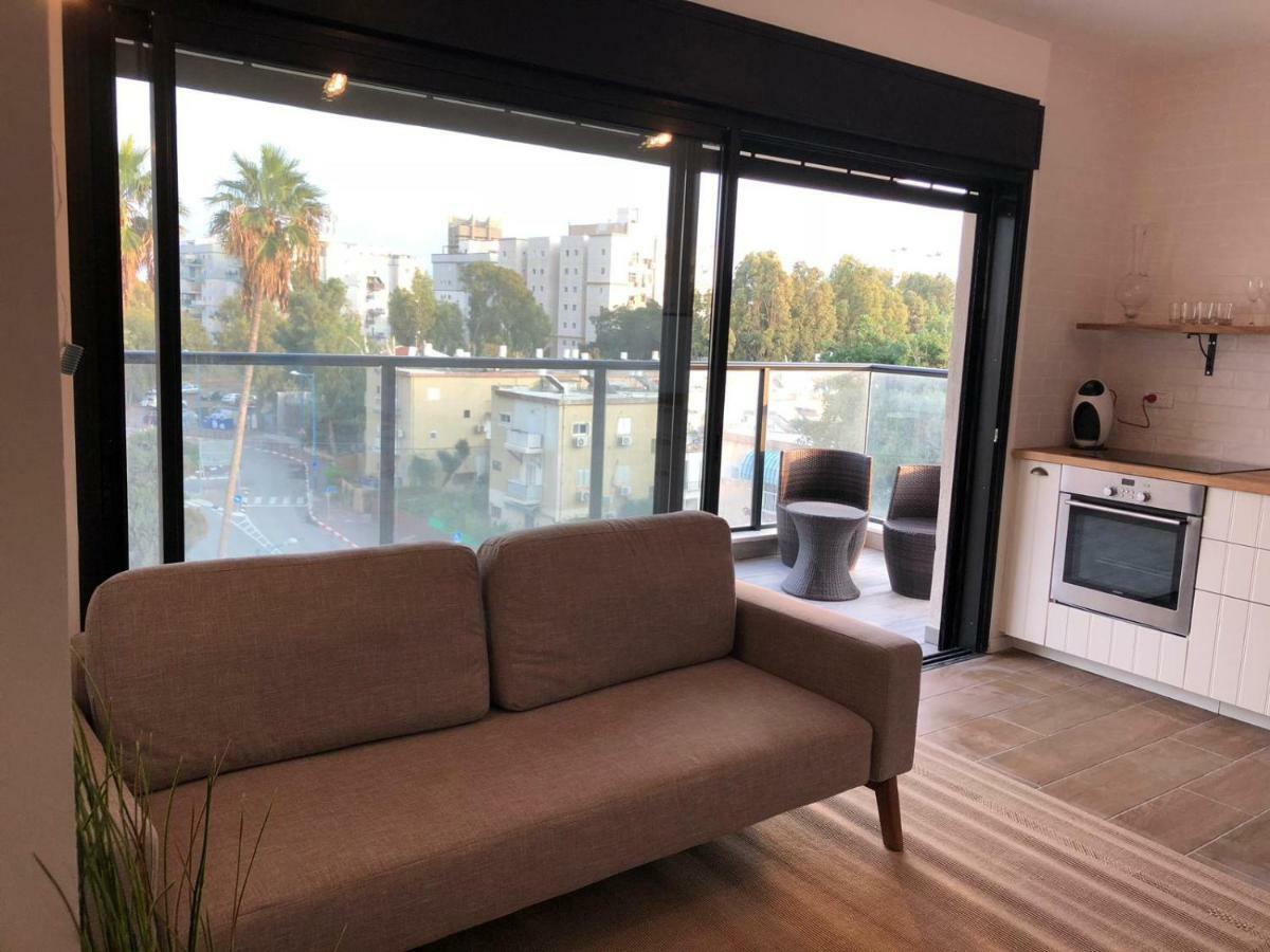 Stylish Apartment Near The Beach Haifa Luaran gambar